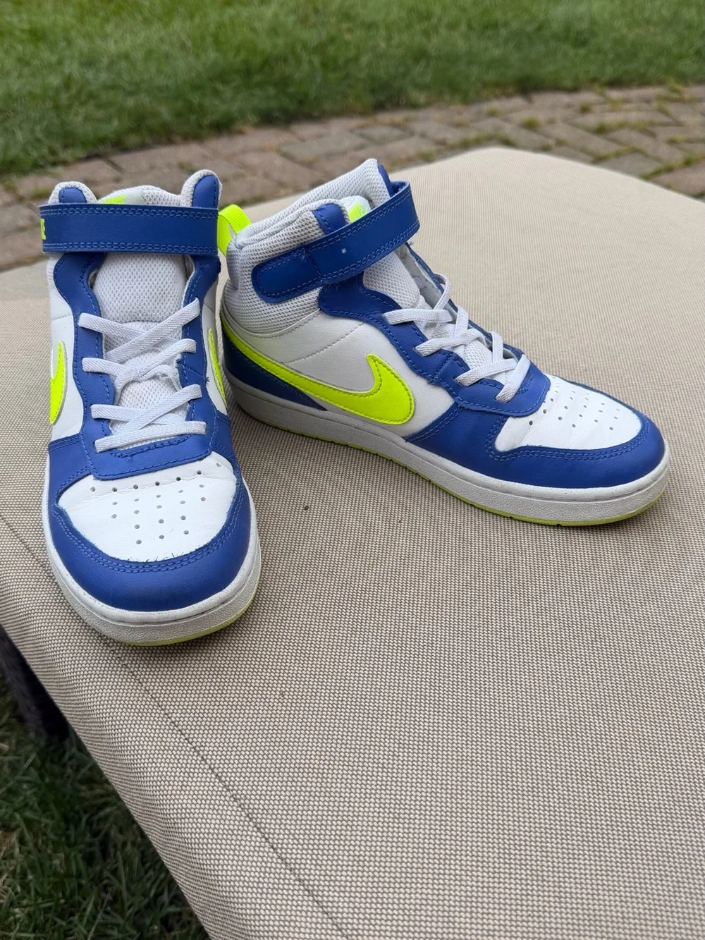 Nike Court Borough Mid 2 SIZE 3Y